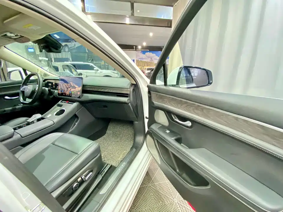 AITO Ask the world M5