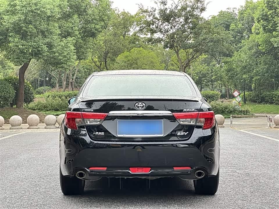 Toyota Reiz Toyota Reiz