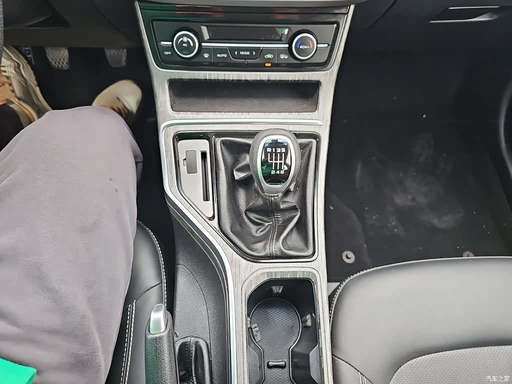 Geely Emgrand, 2019 14