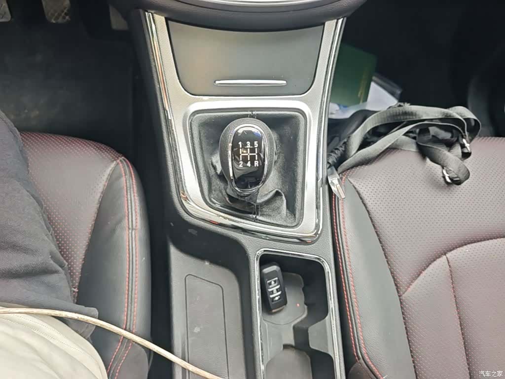 Wuling 560, 2015 14