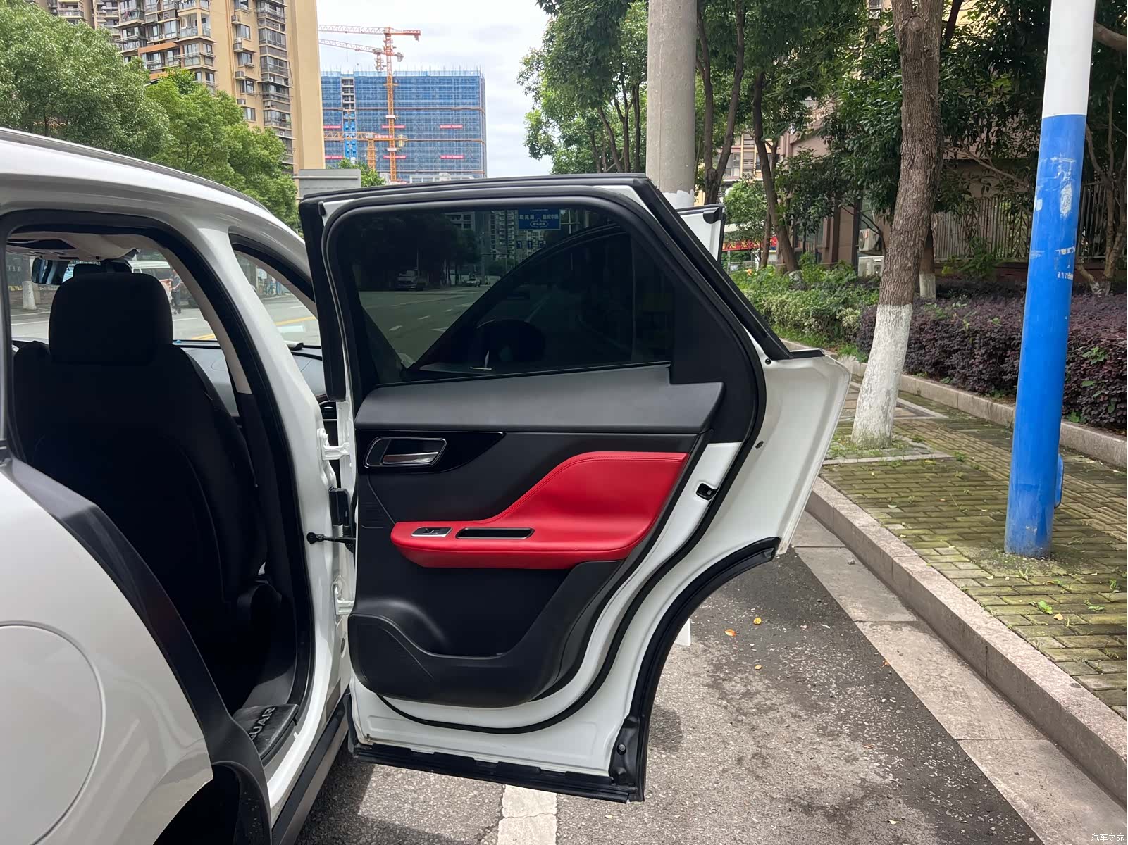 Jaguar F-PACE, 2017 18