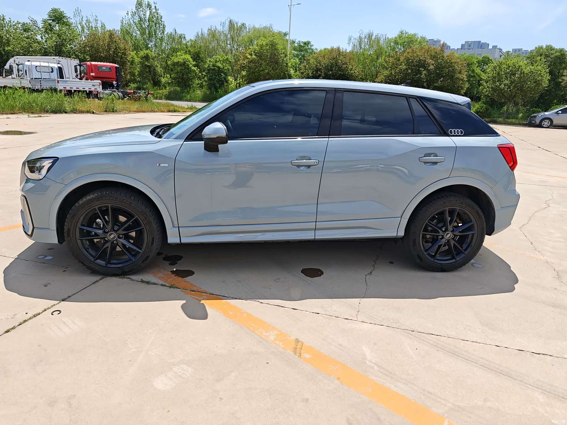 Audi Q2L, 2023 3