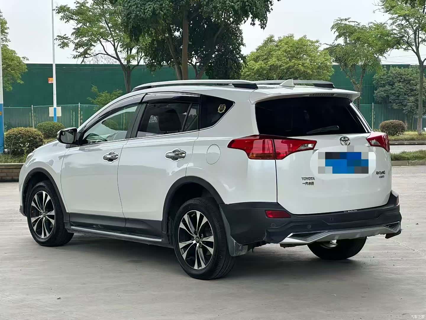 Toyota RAV4, 2015 4