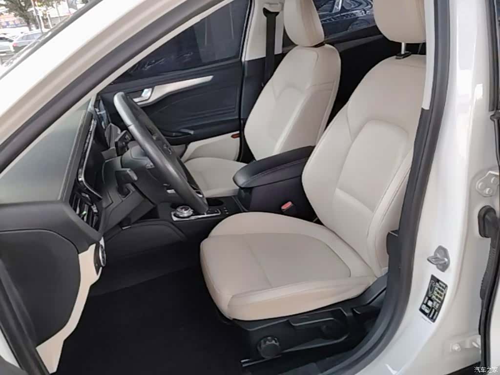 Ford Focus, 2021 15