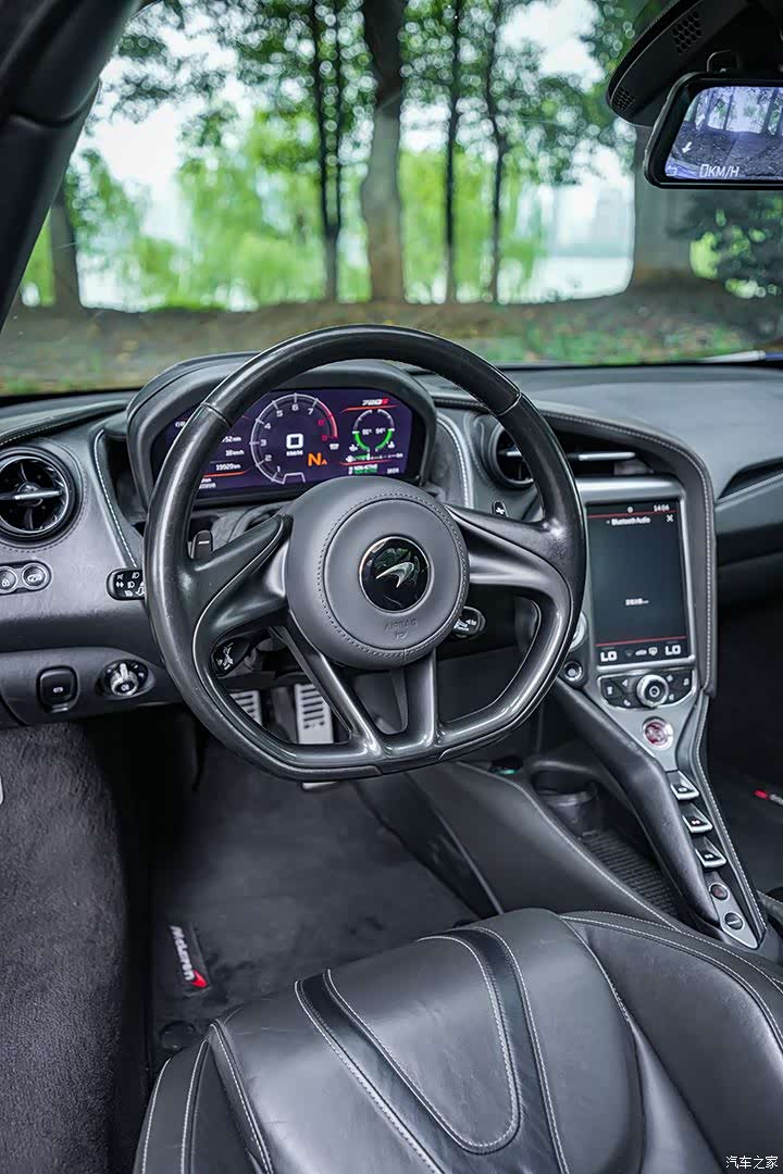 McLaren 720S, 2019 10