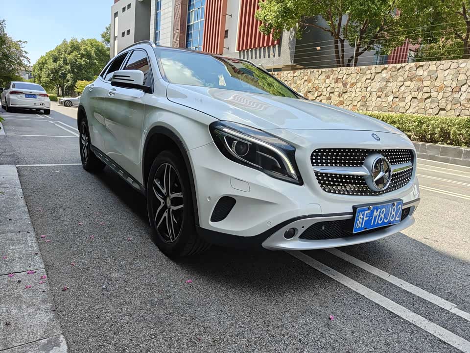 Mercedes-Benz GLA