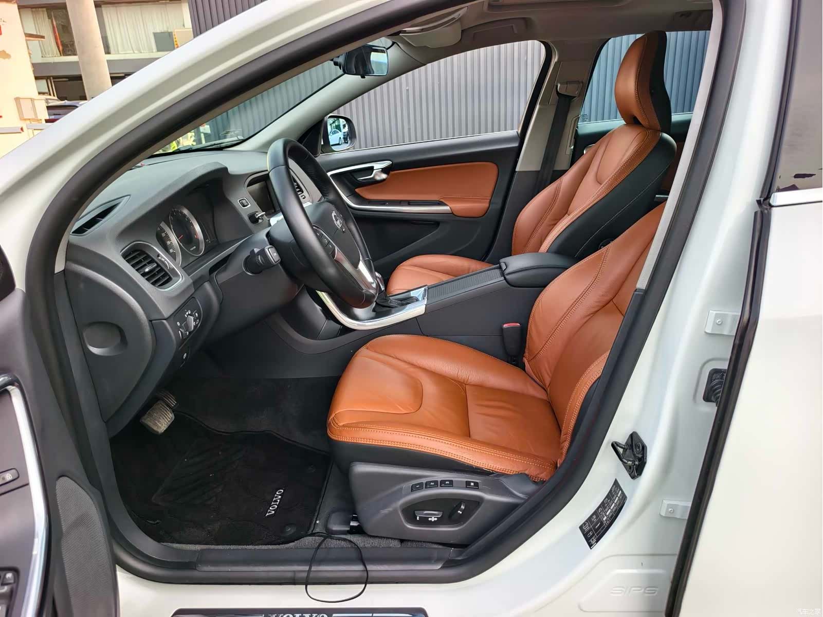 Volvo V60, 2012 9