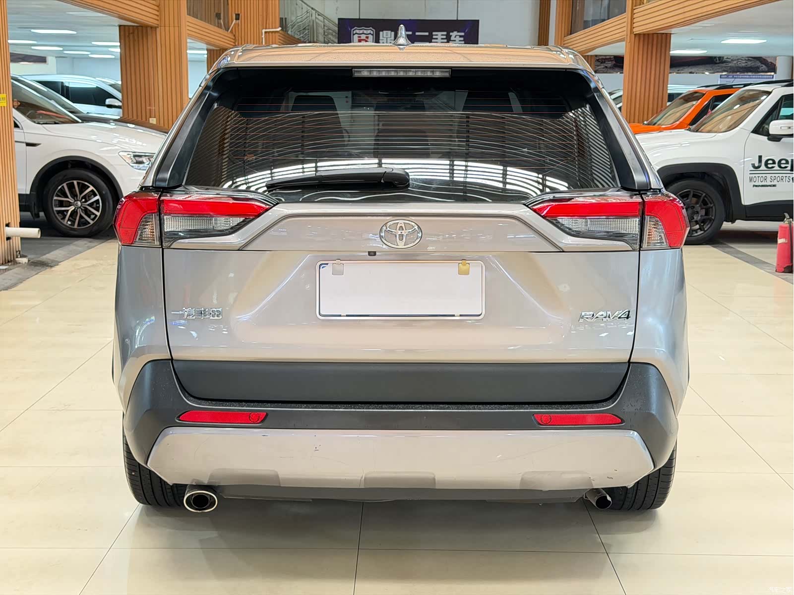 Toyota RAV4, 2022 7