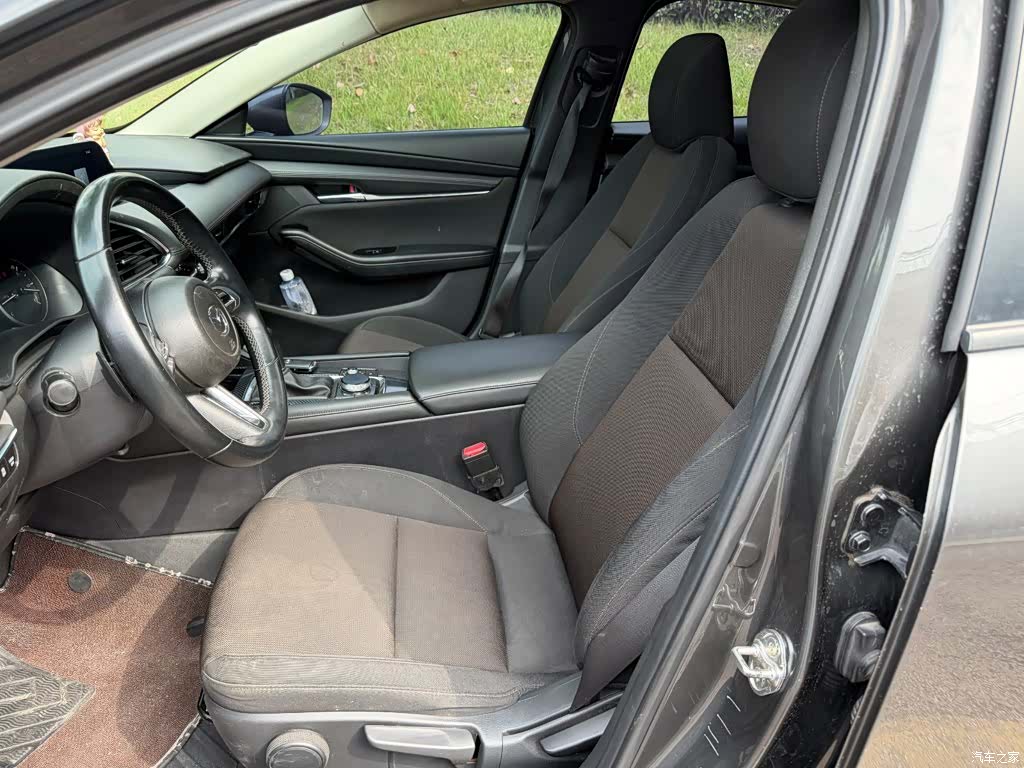 Mazda Mazda3, 2022 8
