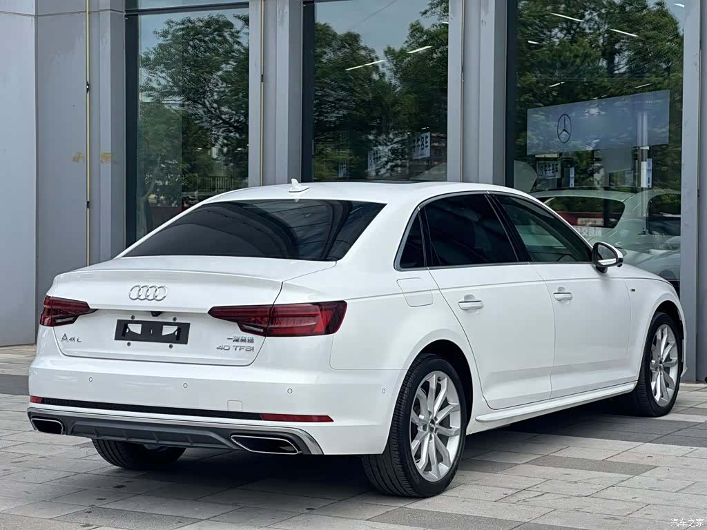 Audi A4L, 2019 9