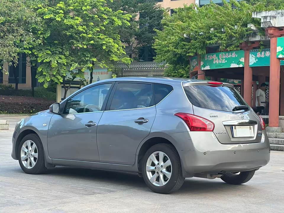 Nissan TIIDA
