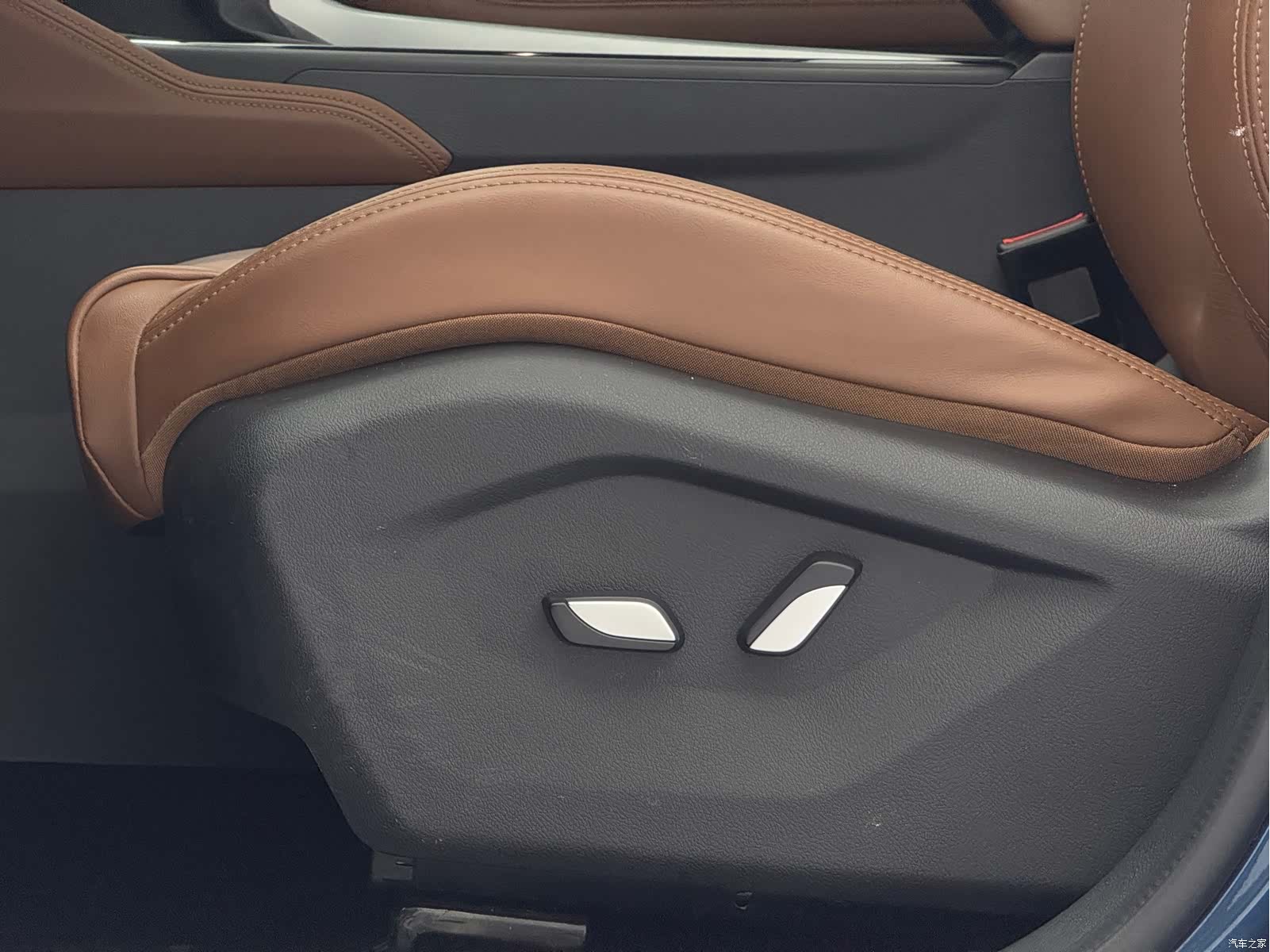 Geely X6, 2022 22