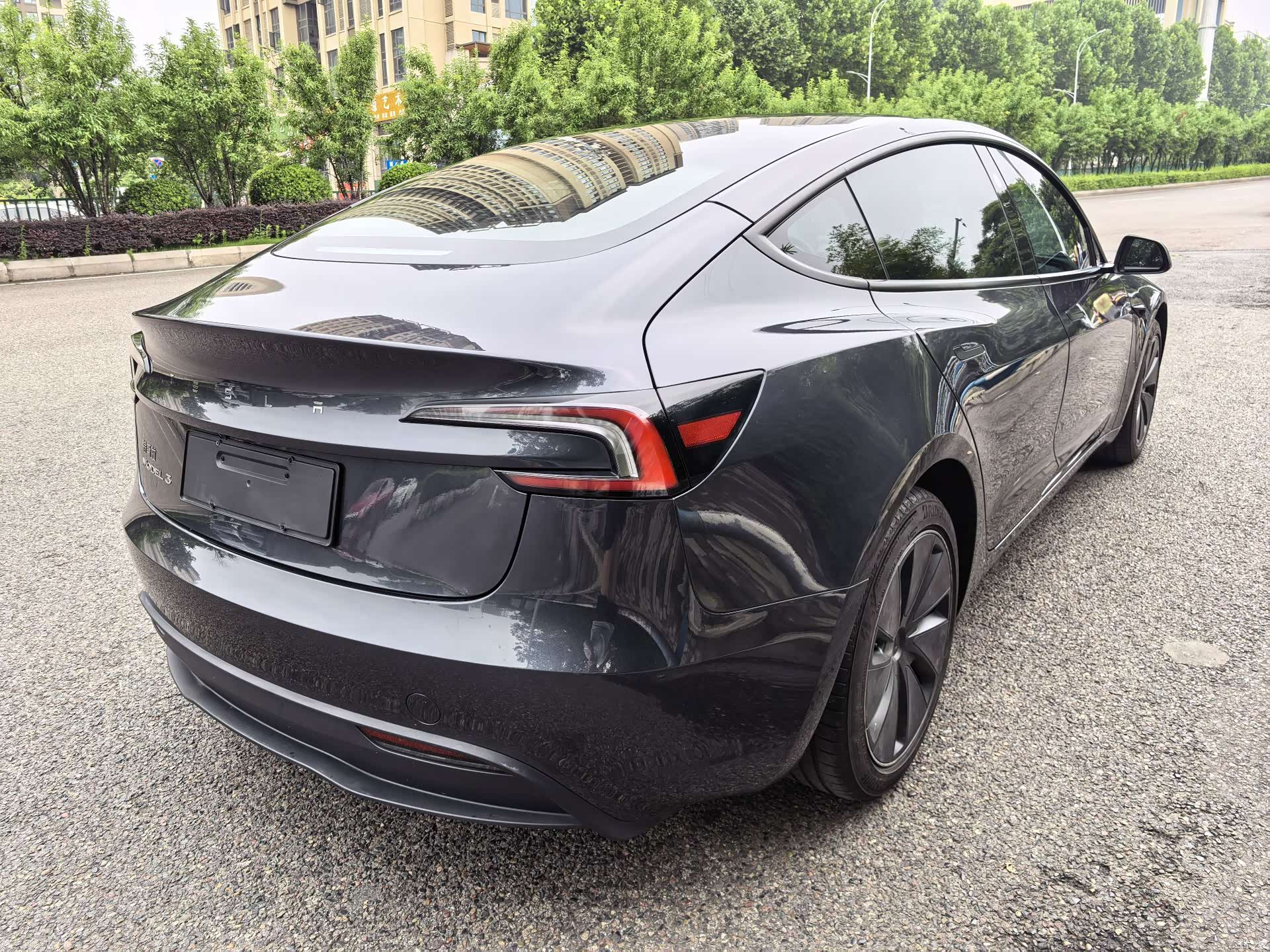 Tesla Model 3, 2025 4