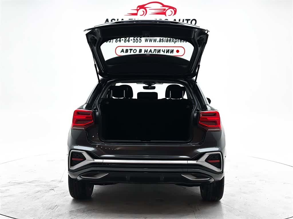 Audi Q2L, 2023 8