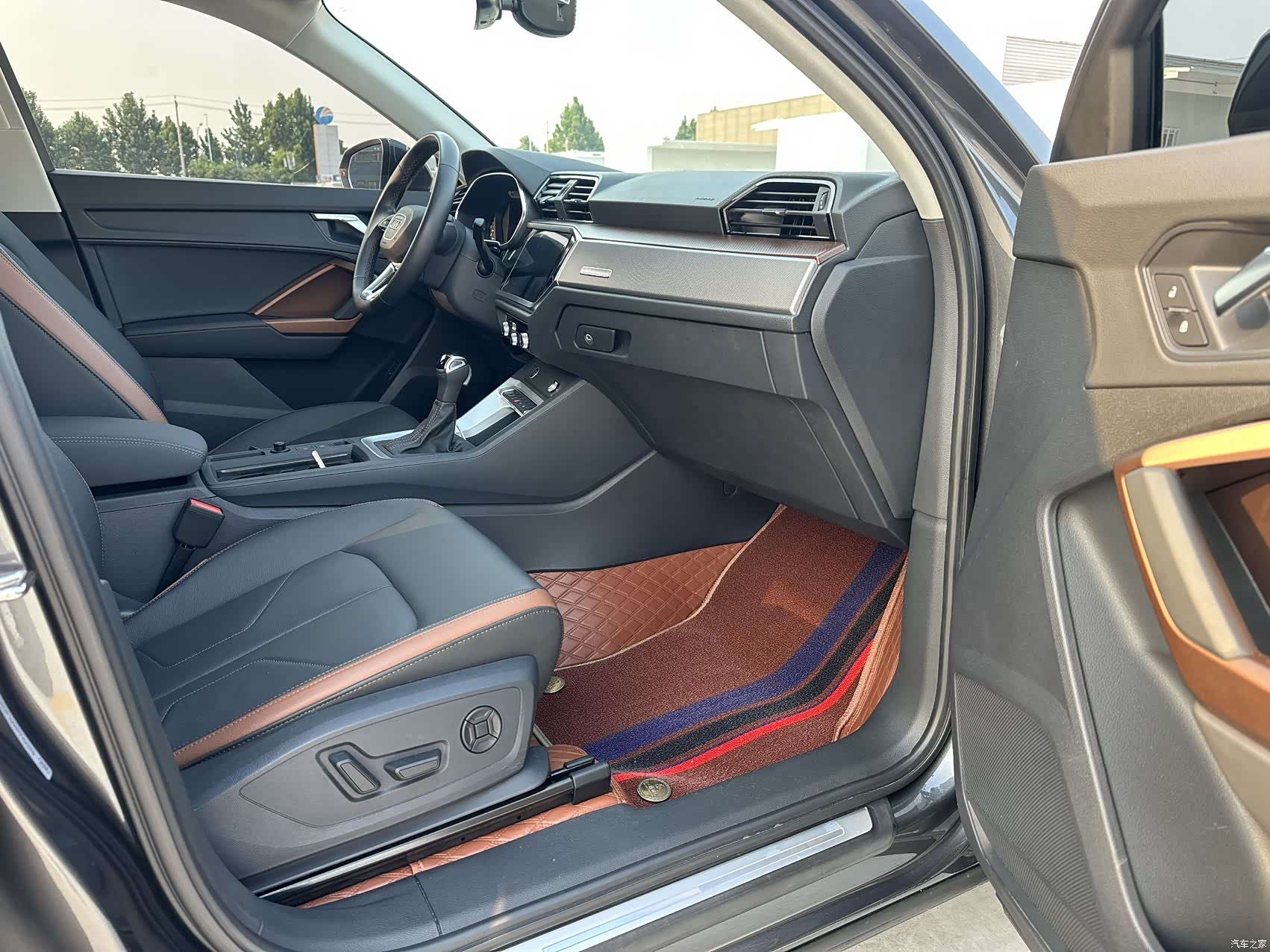 Audi Q3, 2022 10