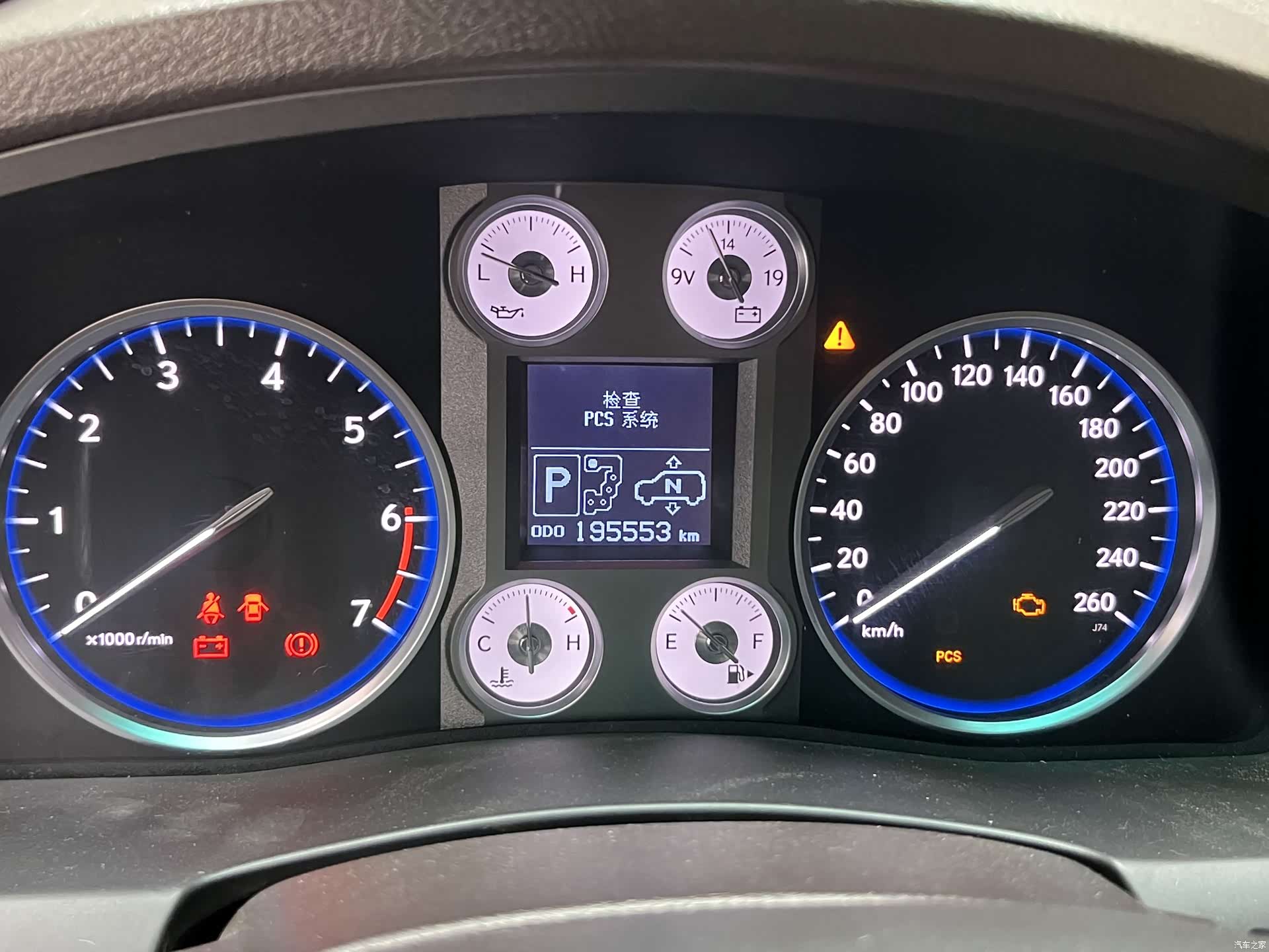 Lexus LX, 2010 15