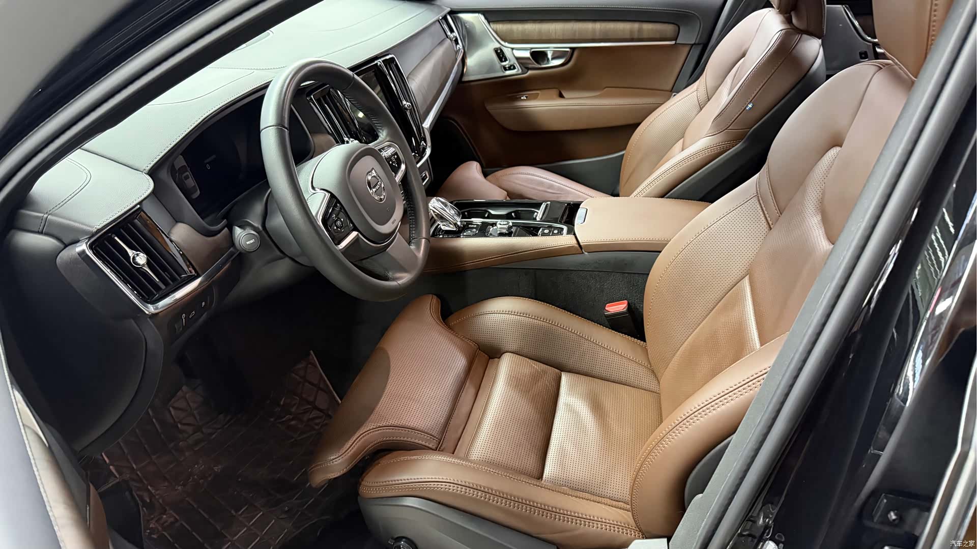 Volvo S60, 2021 все фото
