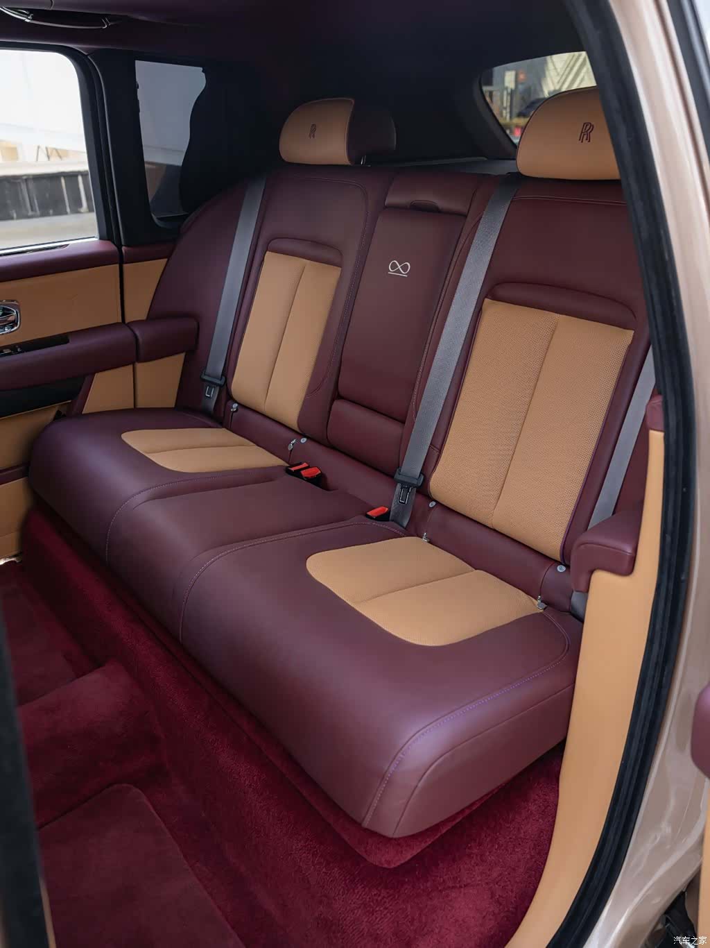 Rolls-Royce Cullinan, 2022 22