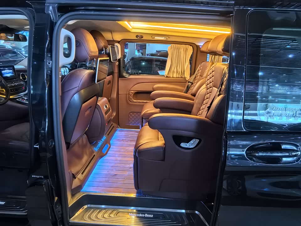 Mercedes-Benz V-class