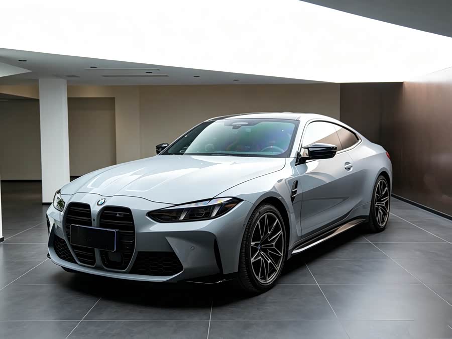 BMW M4 2025, фото 1