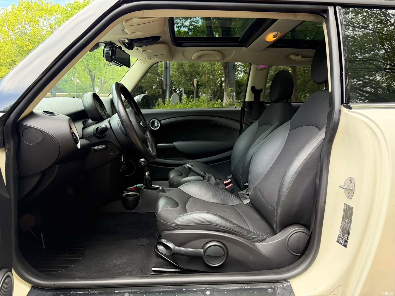 Mini Cooper, 2011 9