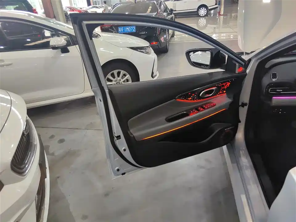 Trumpchi Shadow Leopard