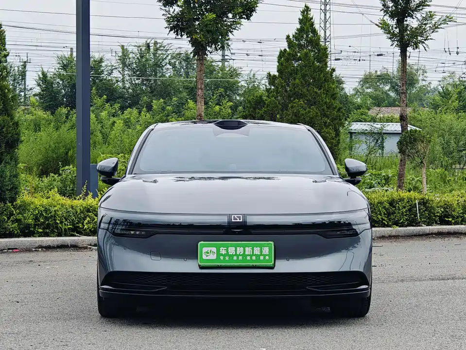 Zeekr 007