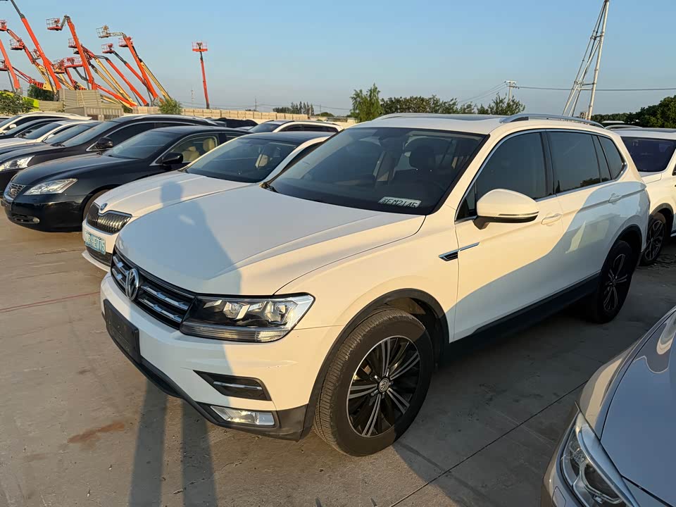 Volkswagen Tiguan L Volkswagen Tiguan L