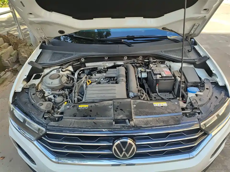 Volkswagen T-ROC exploring Songs