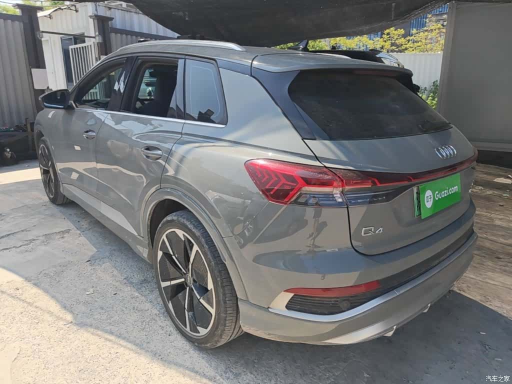 Audi Q4 e-tron, 2023 все фото