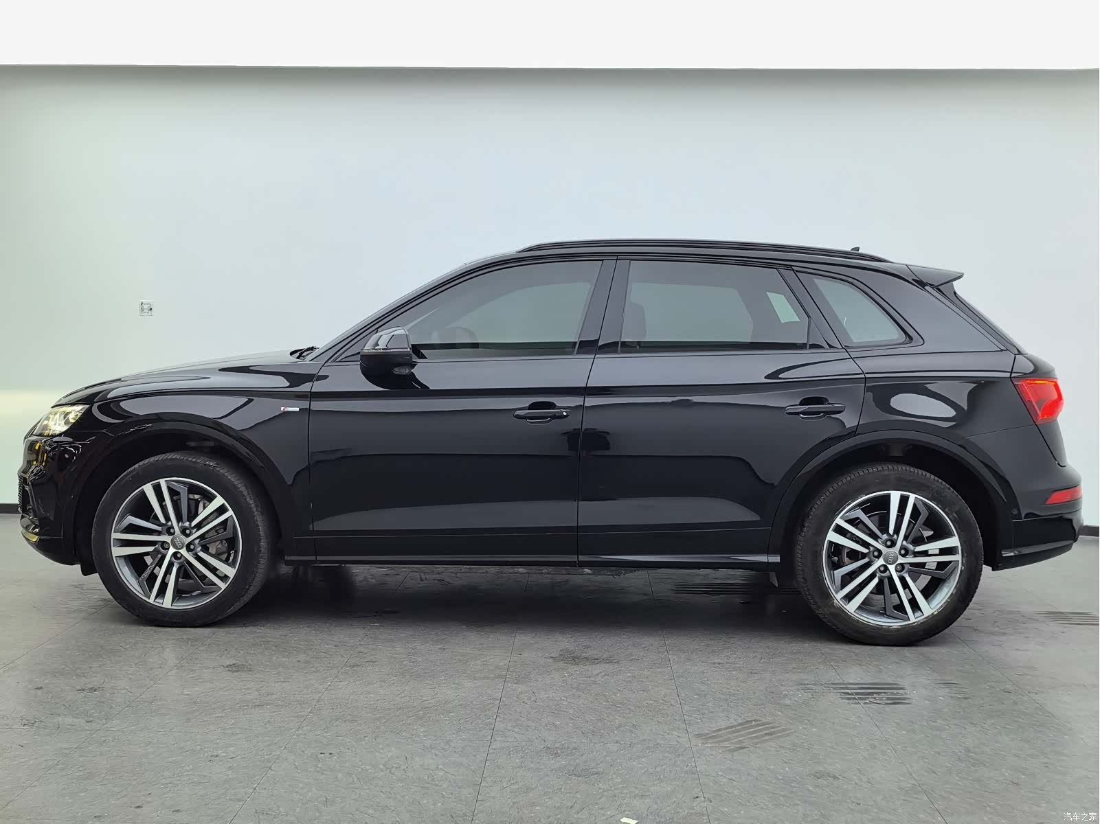 Audi Q5L, 2020 9