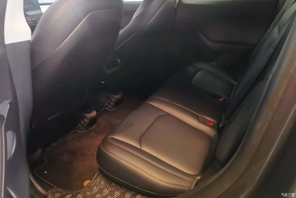 Tesla Model Y, 2022 11