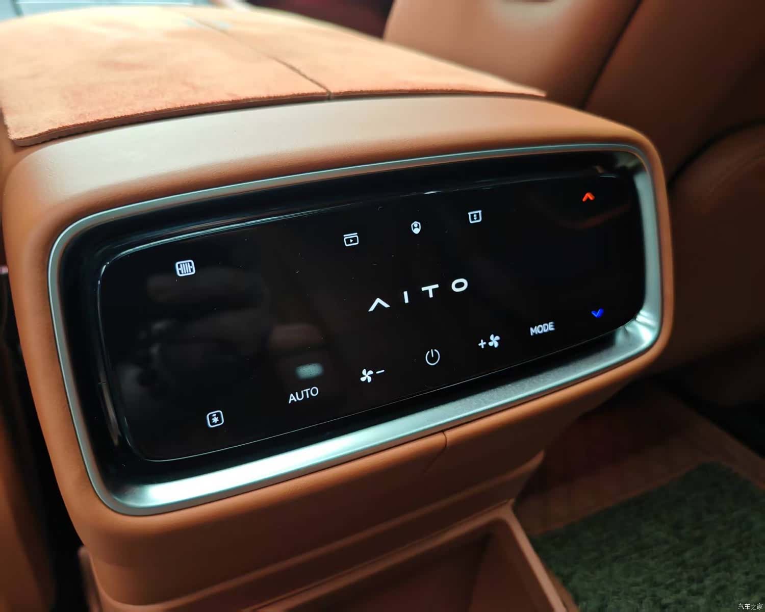 AITO M9, 2024 10