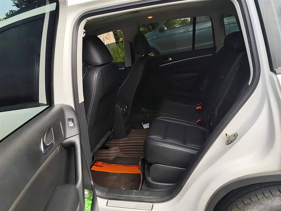 Volkswagen Tiguan Volkswagen Tiguan