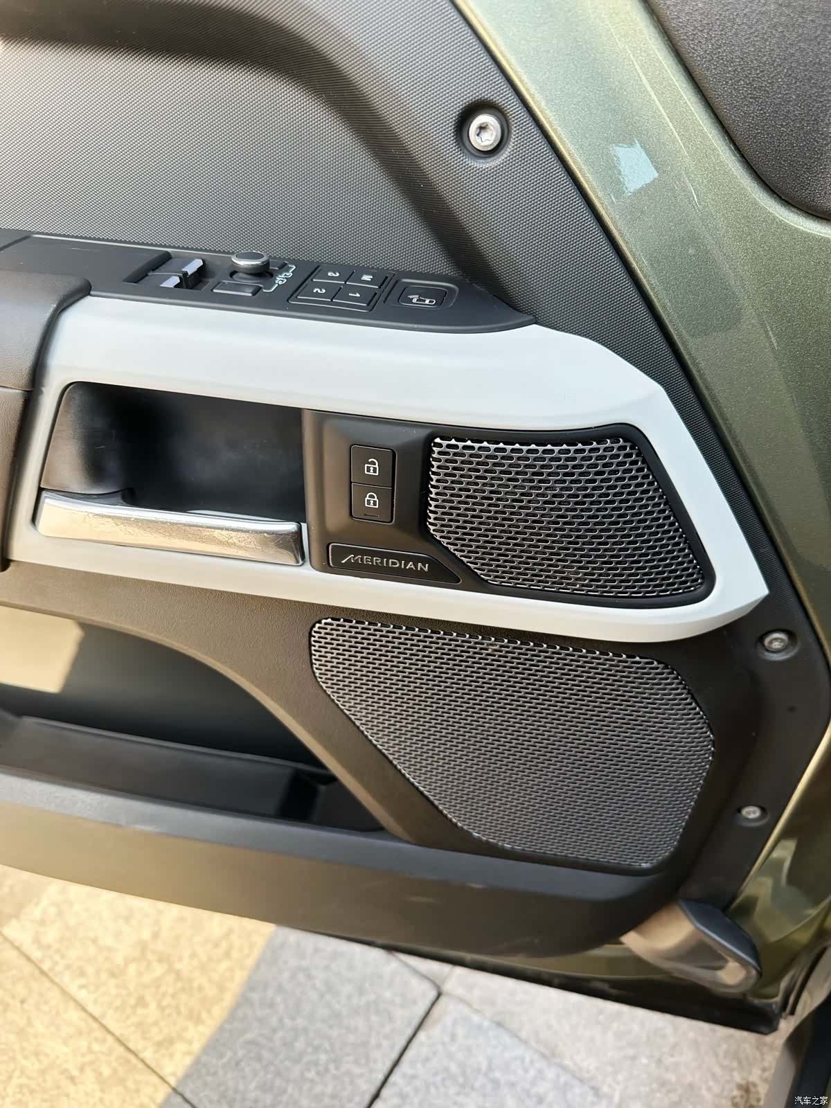 Land Rover Defender, 2022 10