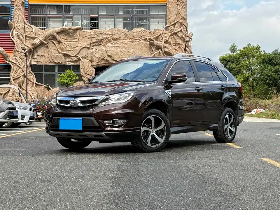 BYD S7