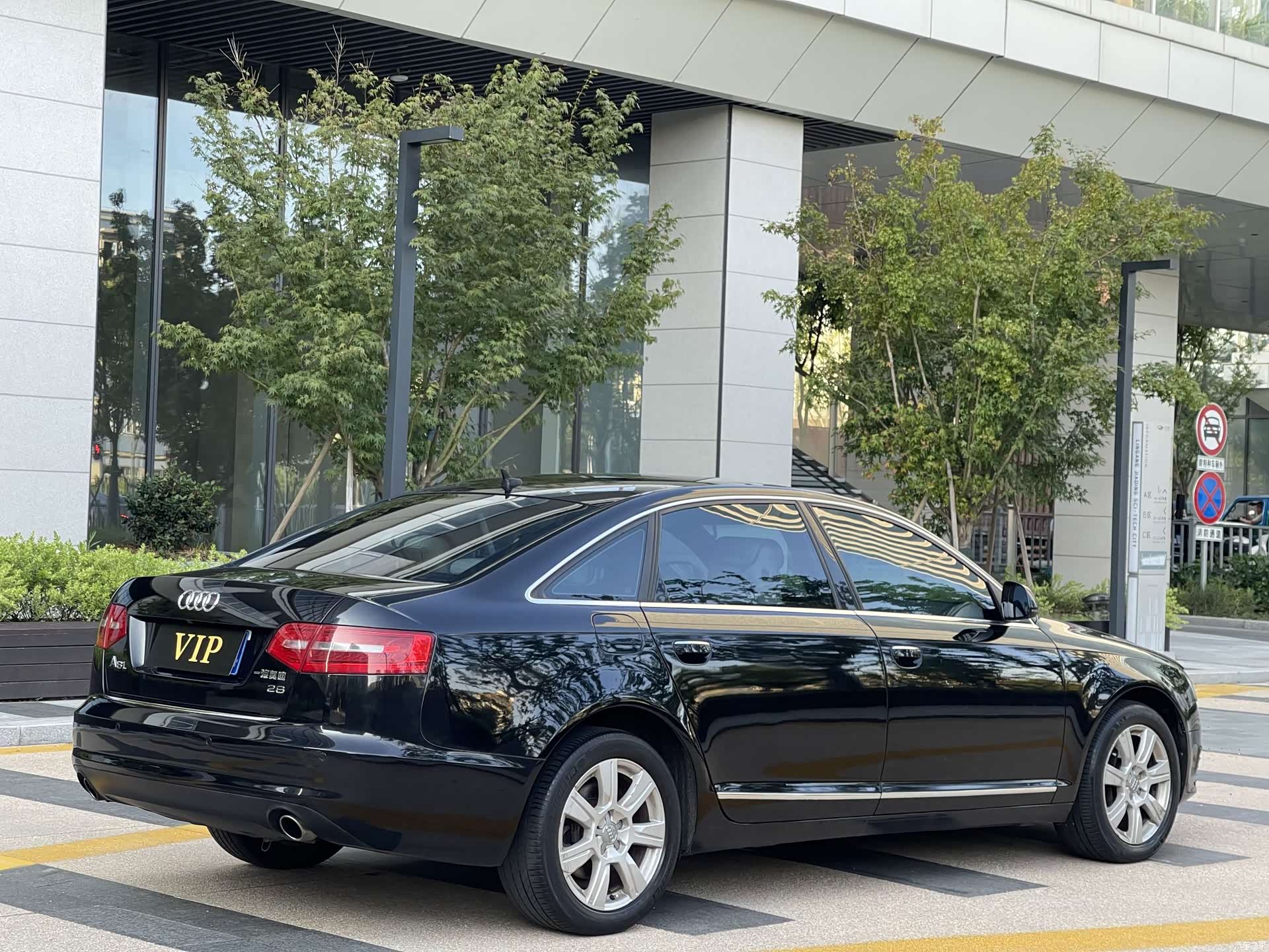 Audi A6L, 2010 4