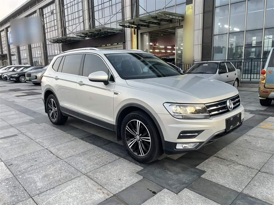Volkswagen Tiguan L