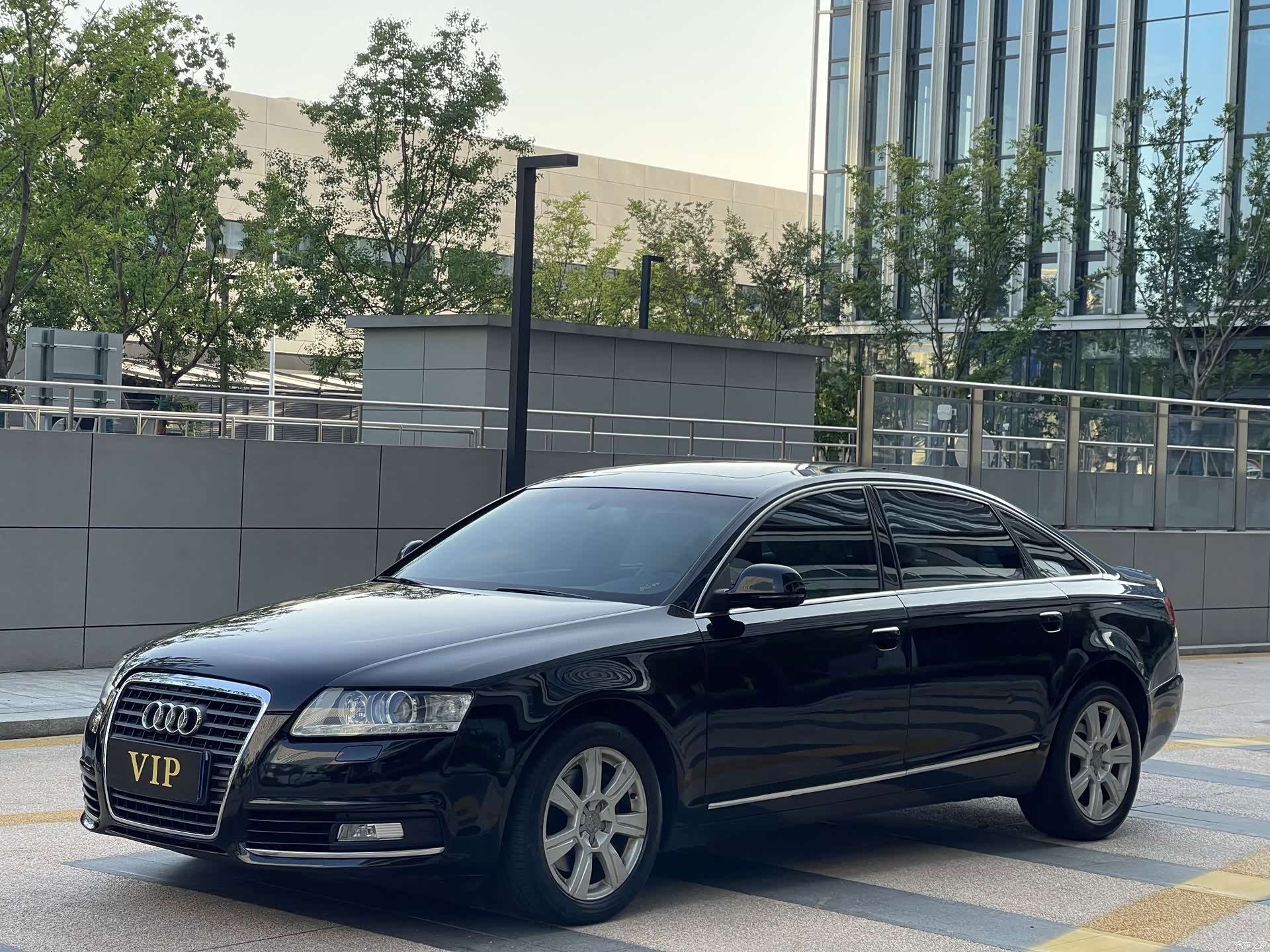 Audi A6L, 2010 1