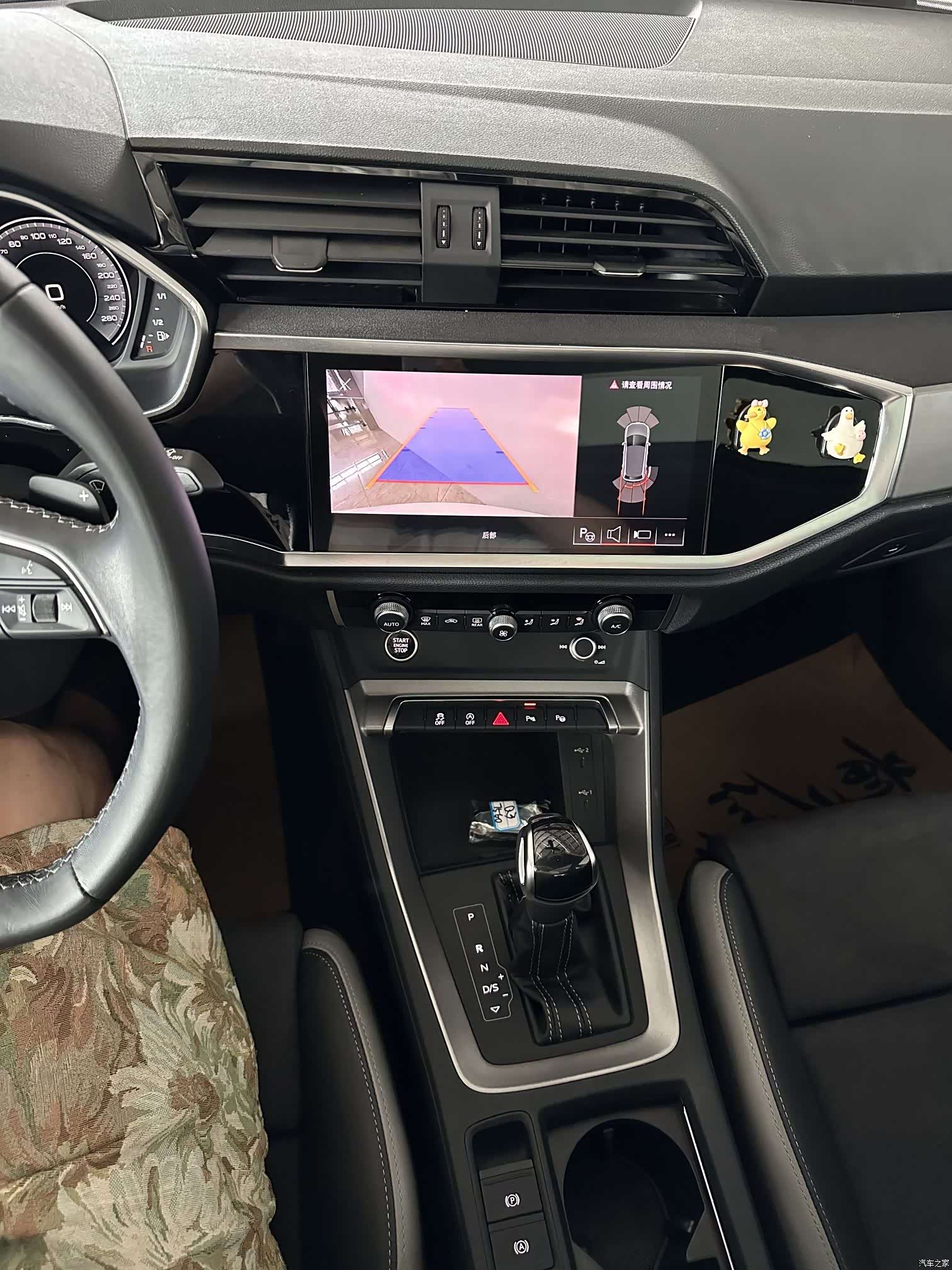 Audi Q3, 2022 10