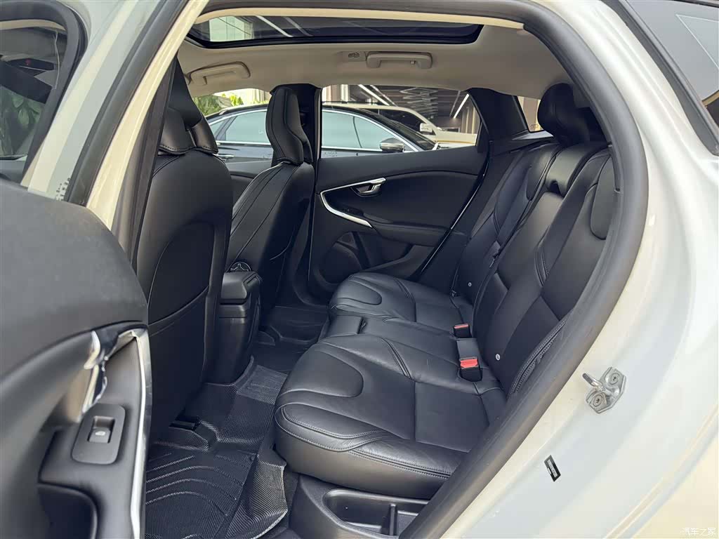 Volvo V40, 2016 10