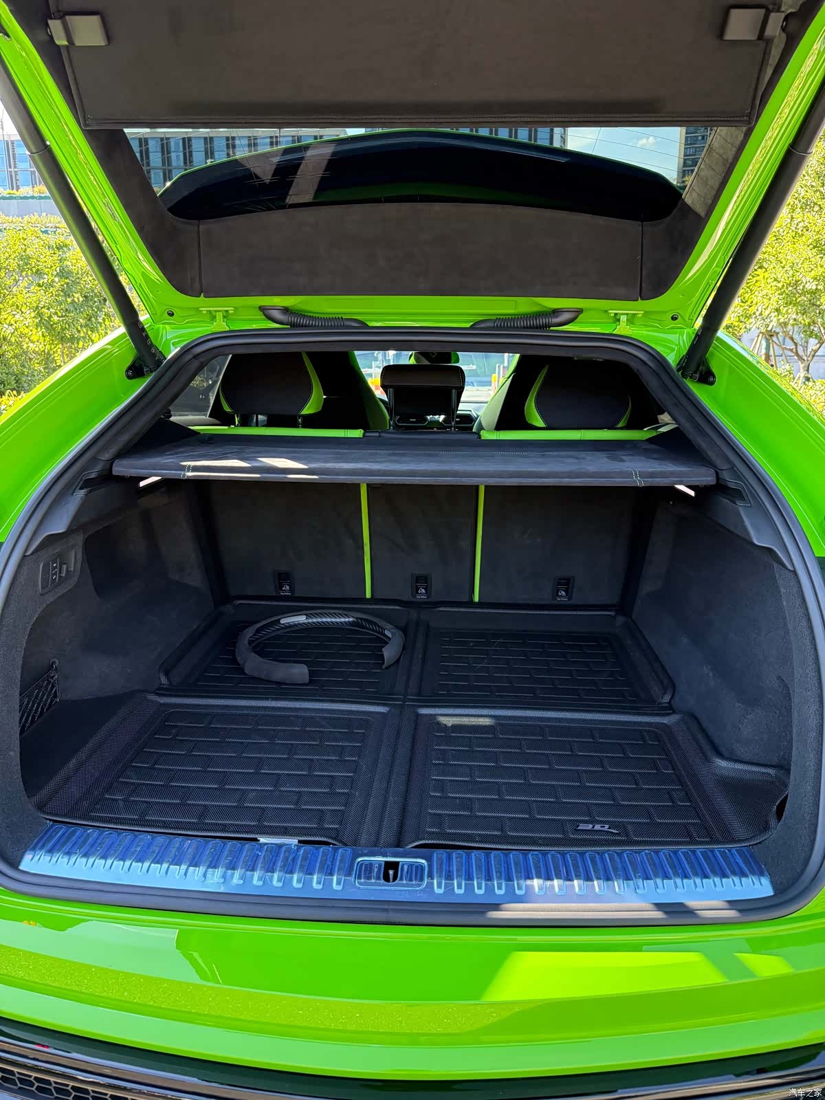 Lamborghini Urus, 2023 26