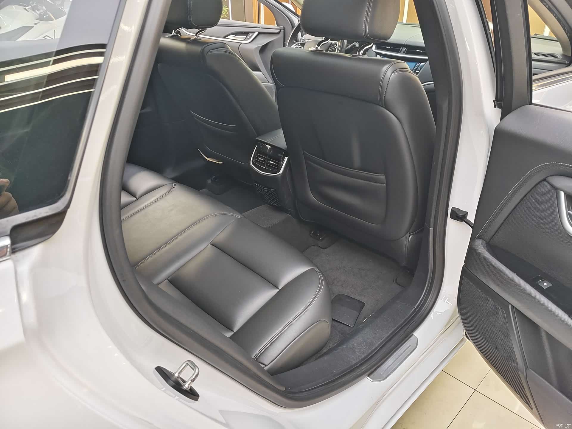 Cadillac XTS, 2019 9