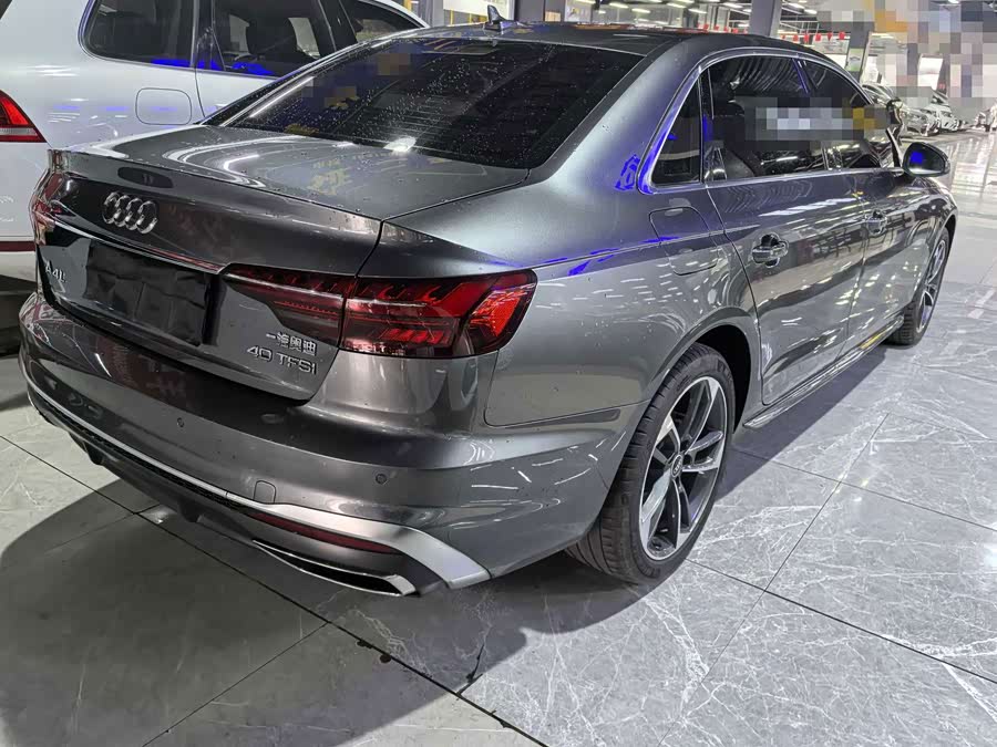 Audi A4L 2022, фото 6
