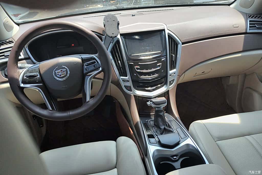 Cadillac SRX, 2015 12