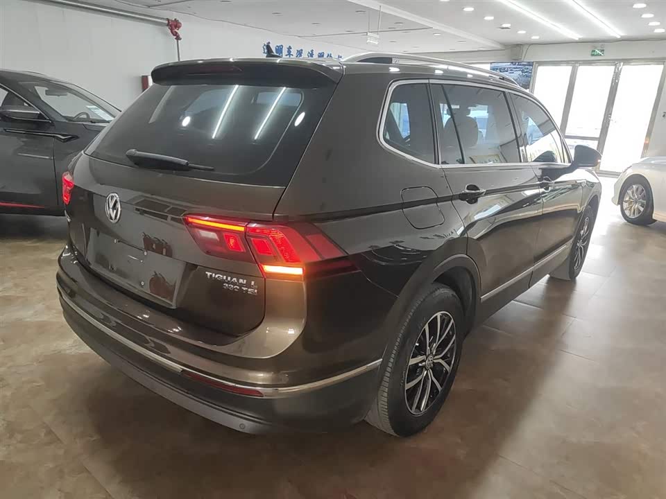 Volkswagen Tiguan L