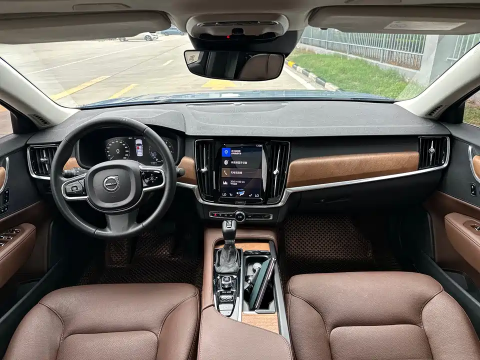 Volvo S90