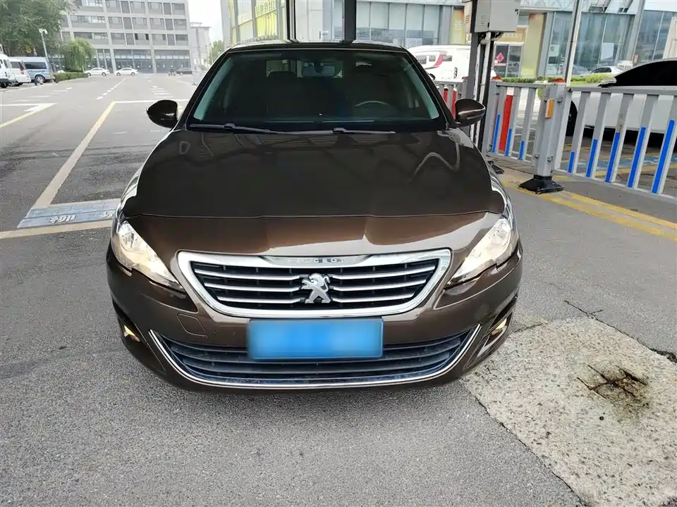 Peugeot 408