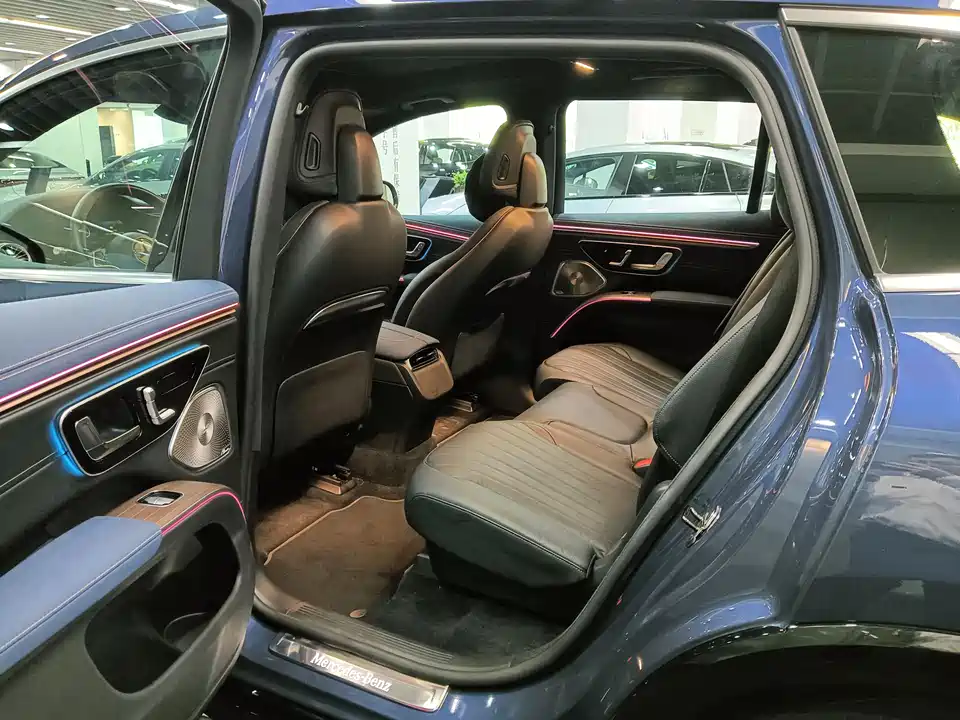 Mercedes-Benz EQS SUV
