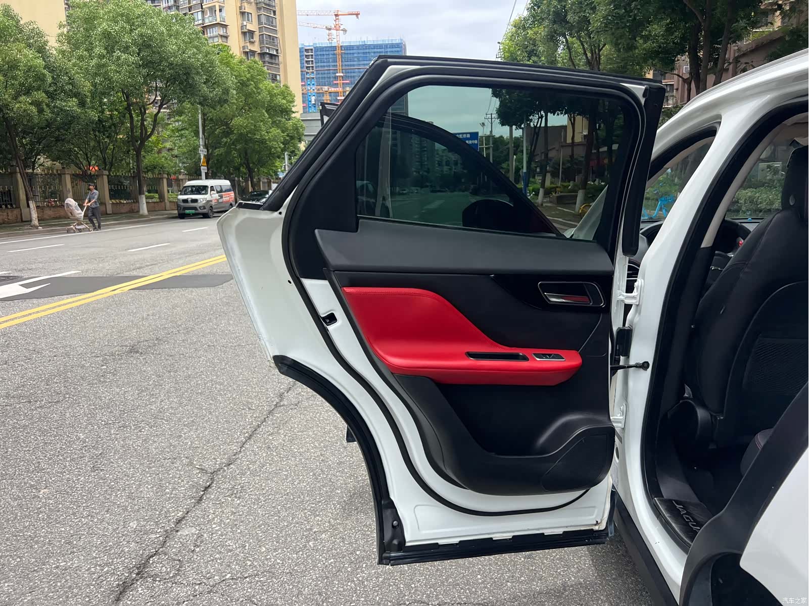 Jaguar F-PACE, 2017 21